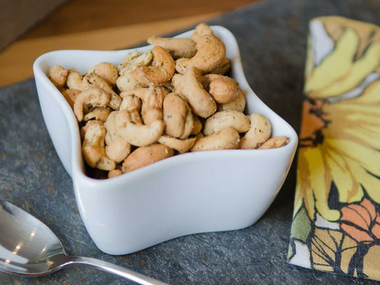 Zesty Garlic Cashews